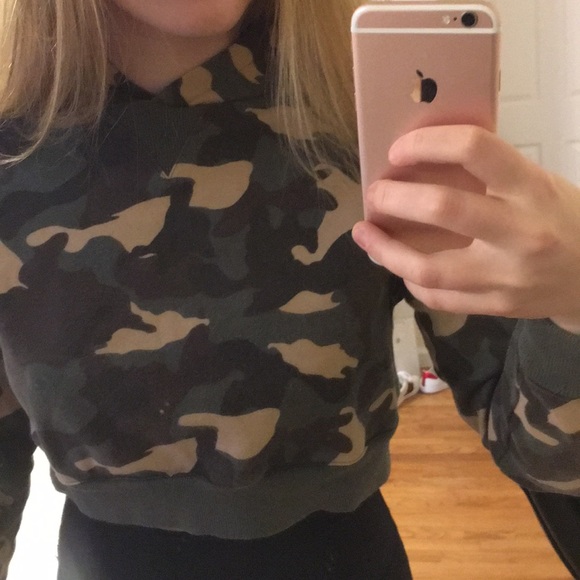 CAMO CROPPED SWEATSHIRT - Picture 5 of 5